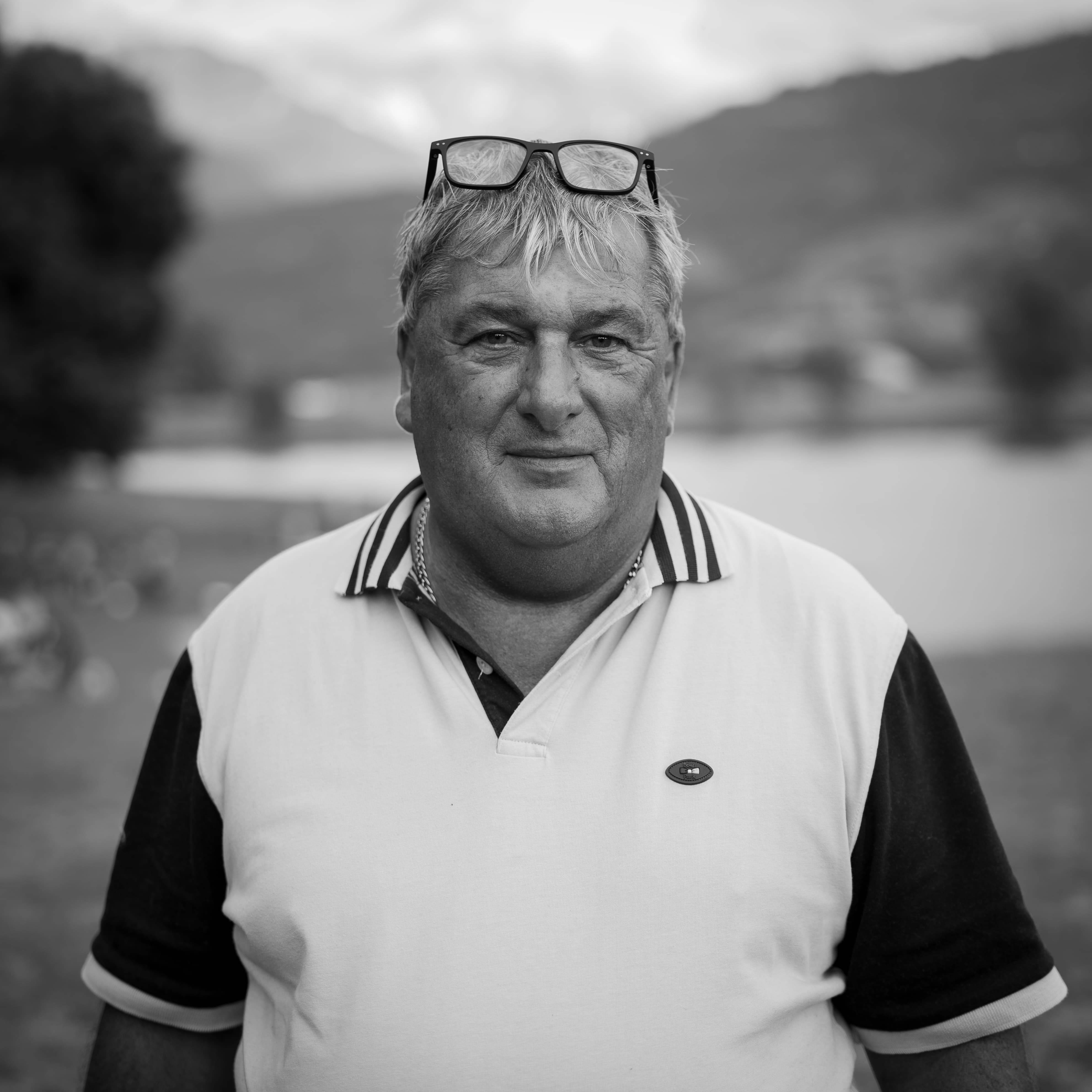 P1029111 - Default alt attribute.