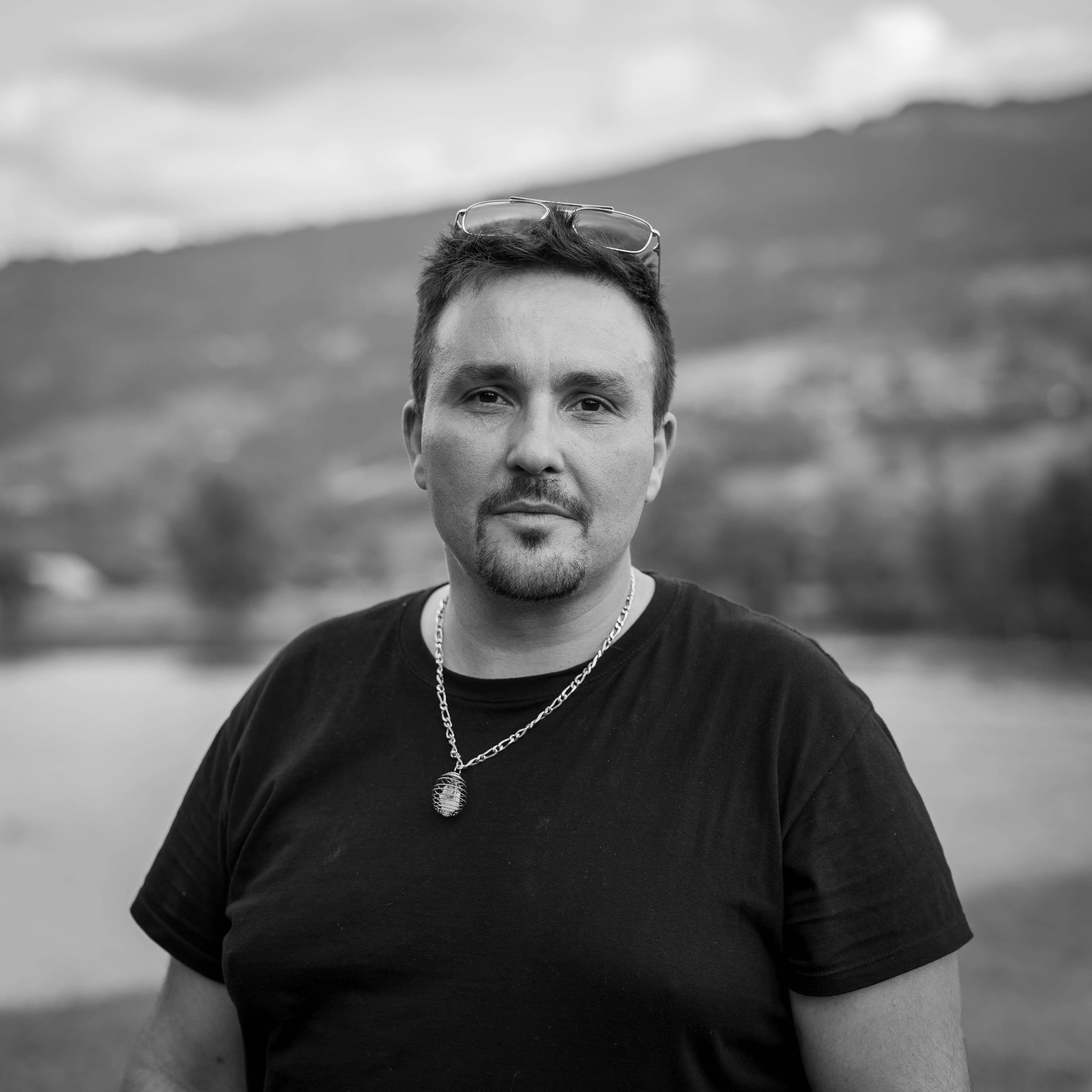 P1029119 - Default alt attribute.